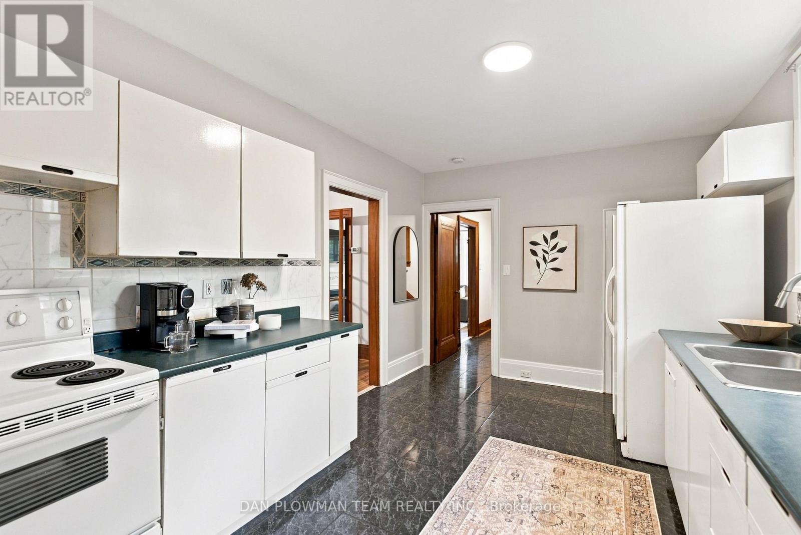 307 WILLIAM STREET E - 13
