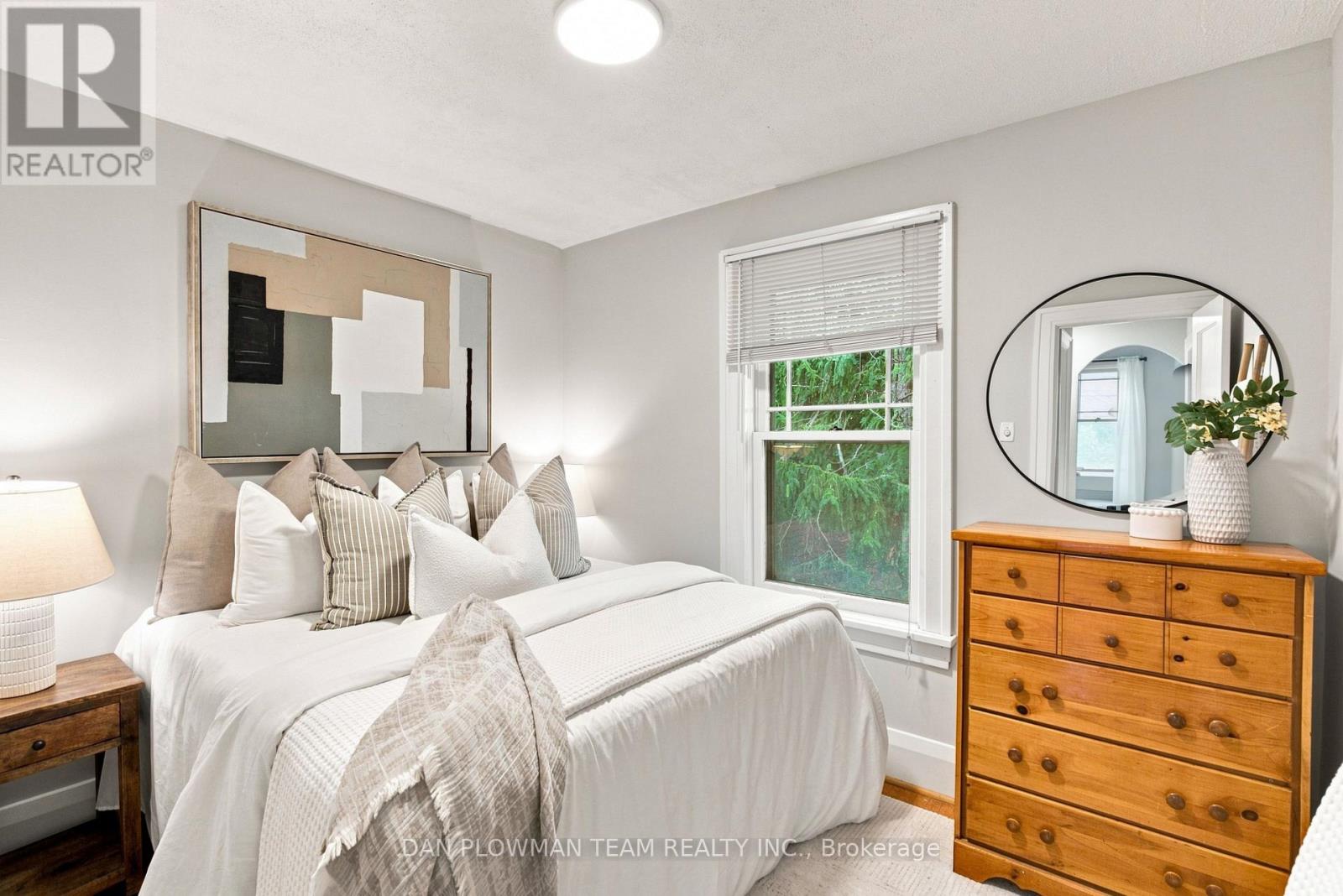 307 WILLIAM STREET E - 21