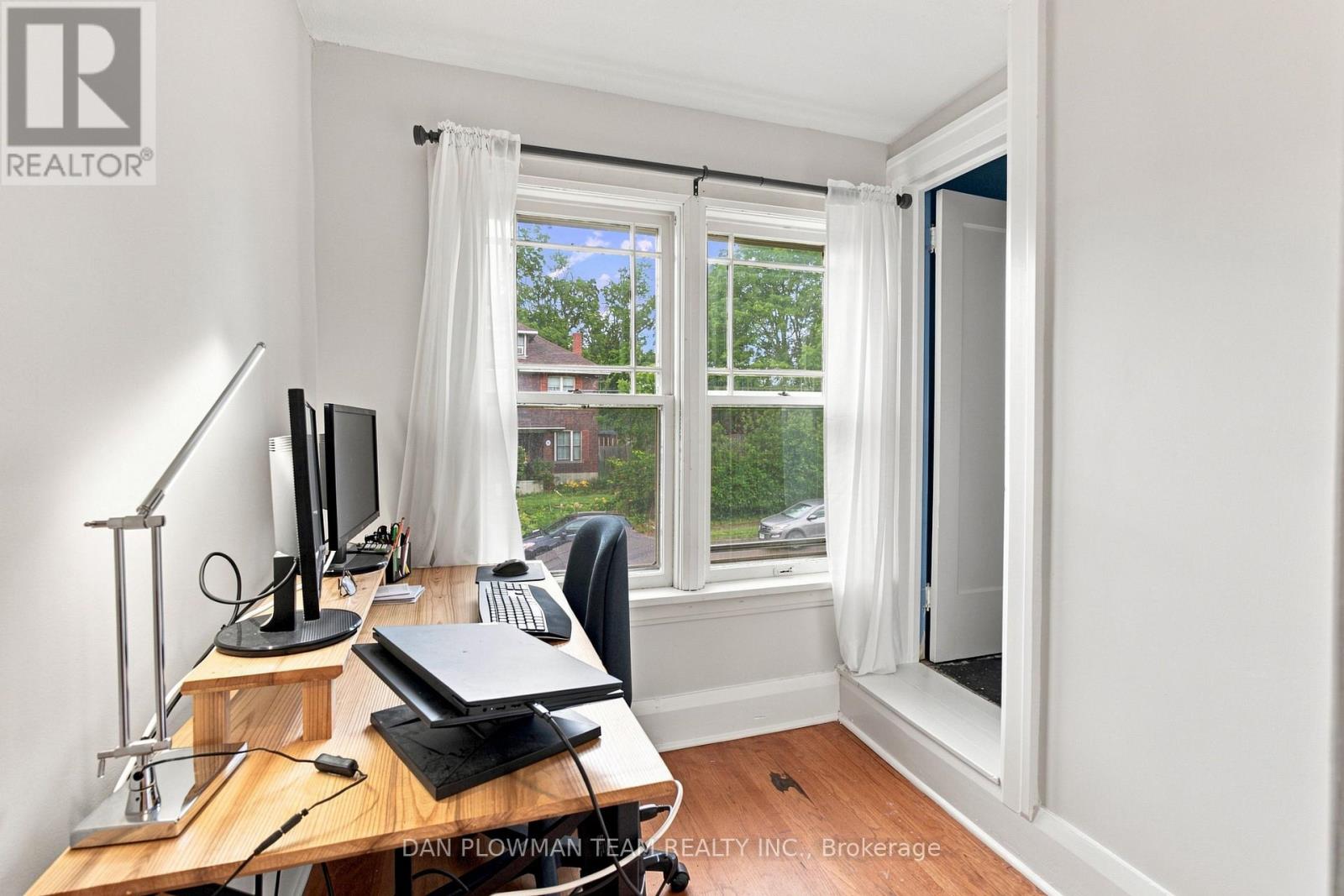 307 WILLIAM STREET E - 25