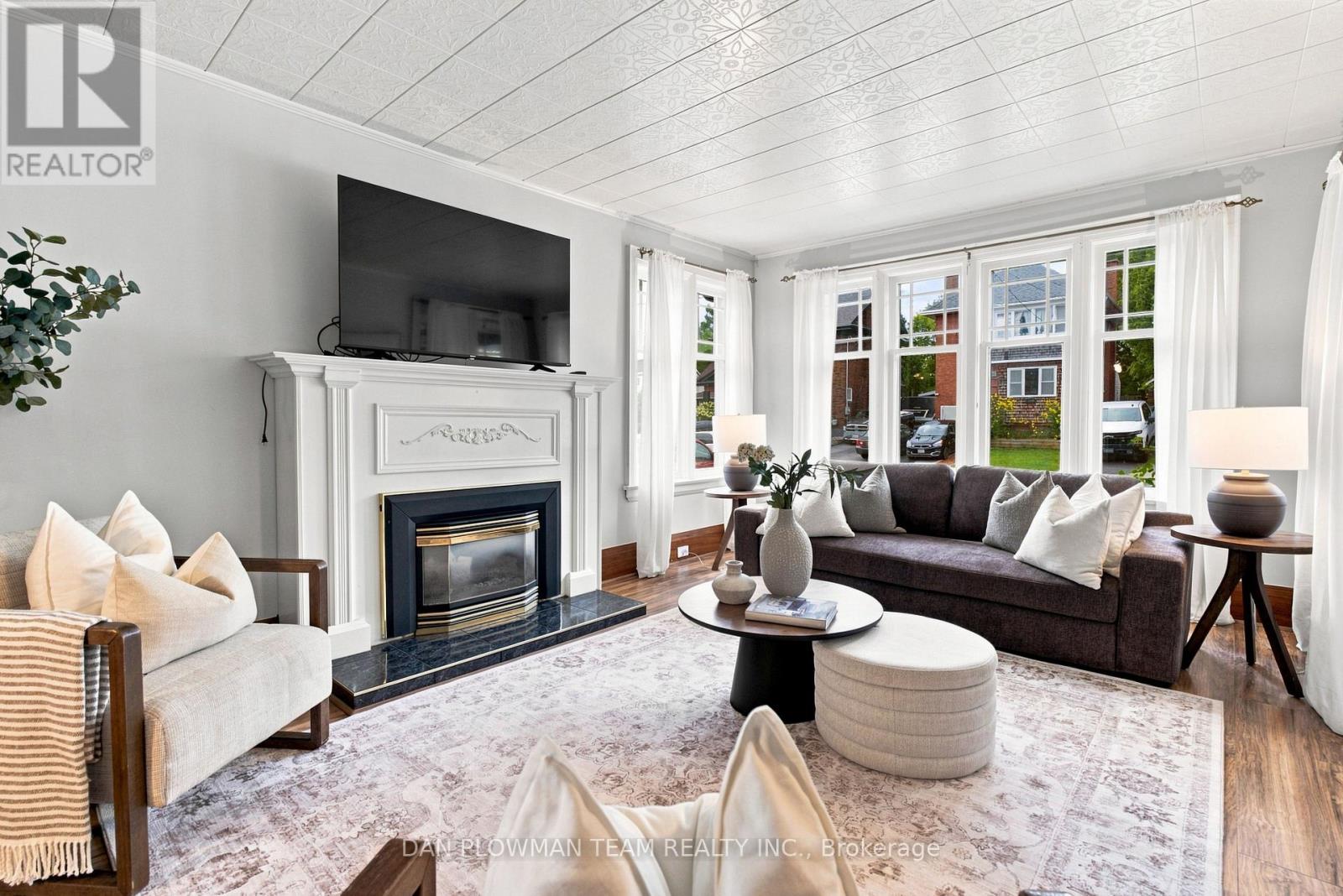 307 WILLIAM STREET E - Image 4