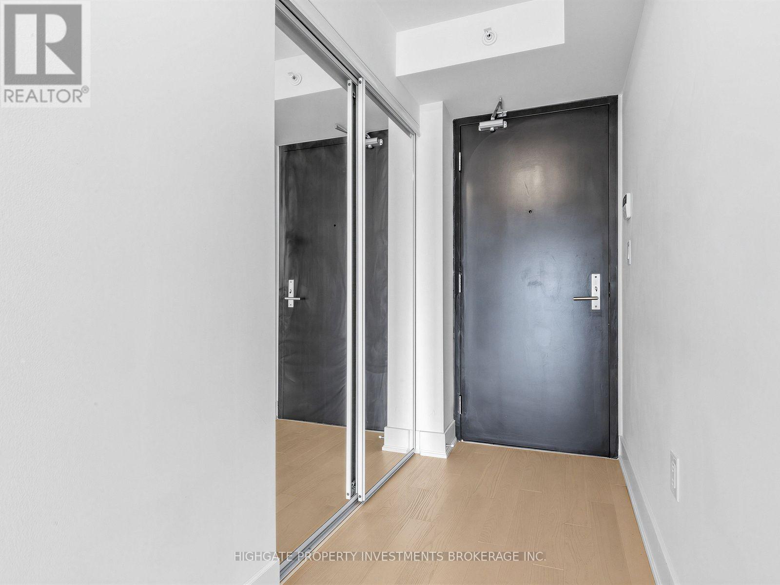#2711 955 BAY STREET - Image 3
