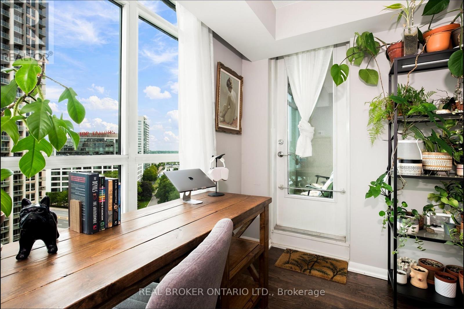 Photo of 215 Fort York Boulevard