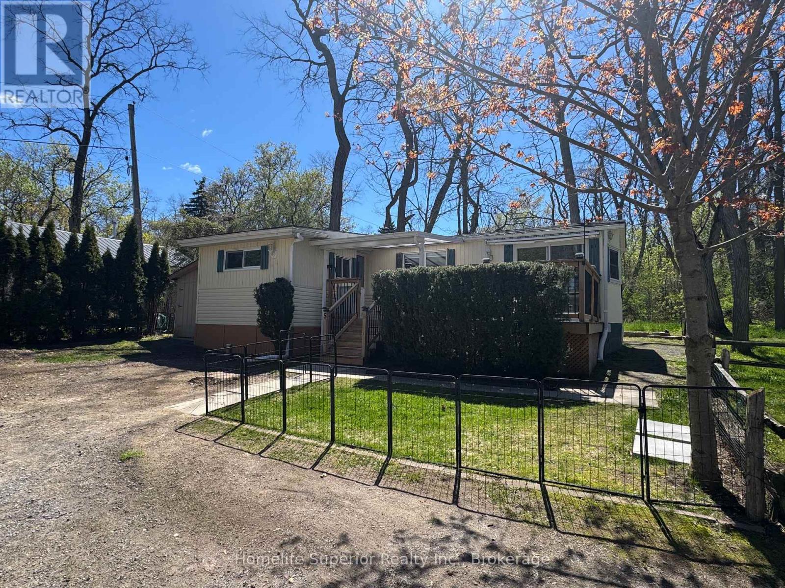 5 - 485-5139 HALSTEAD BEACH ROAD