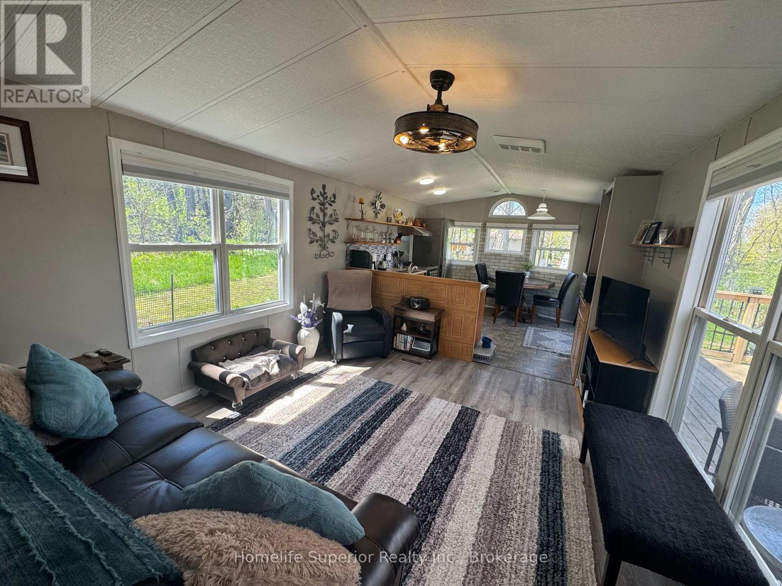 #5 485-5139 HALSTEAD BEACH ROAD - Image 12