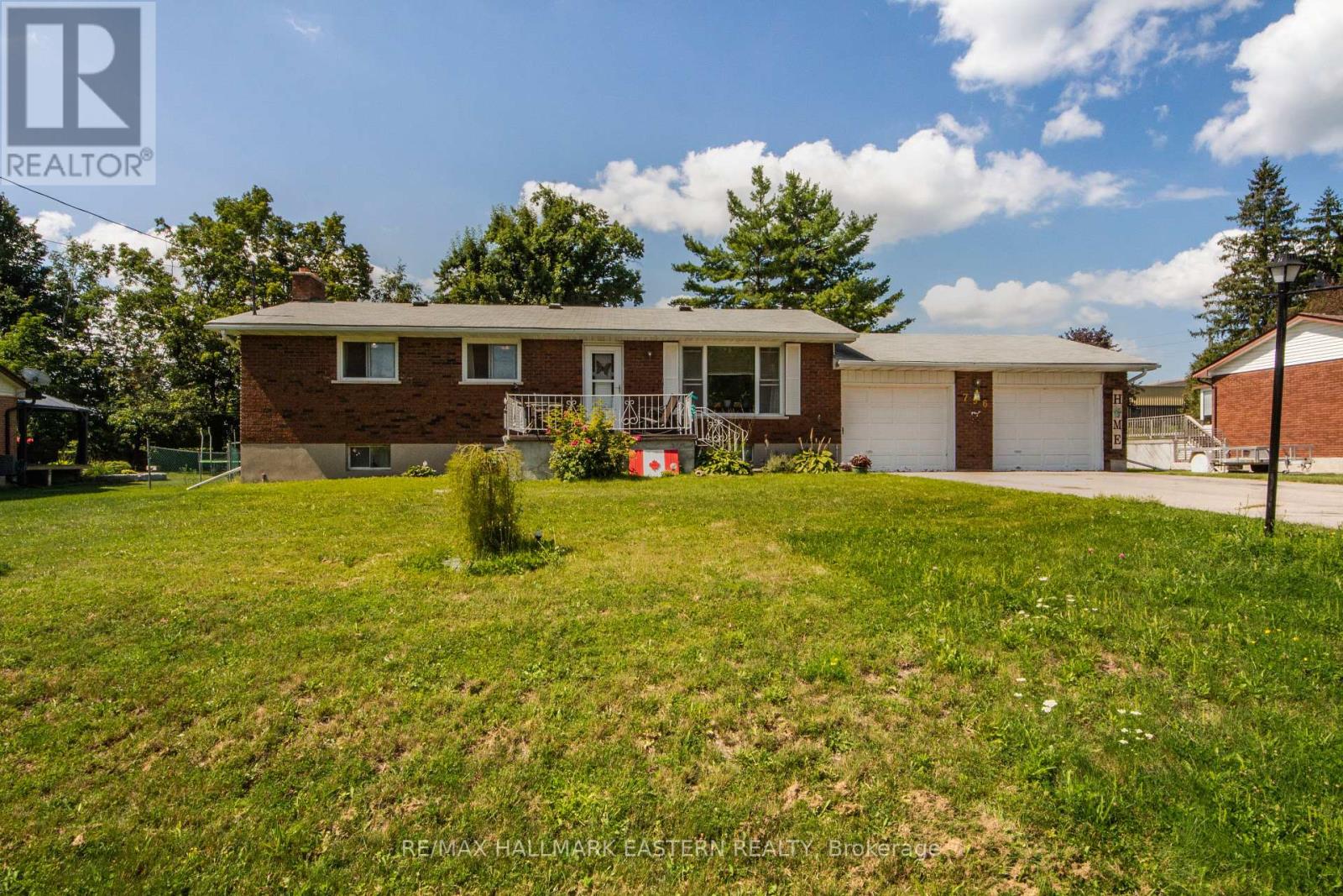 796 MAPLE DRIVE - 32