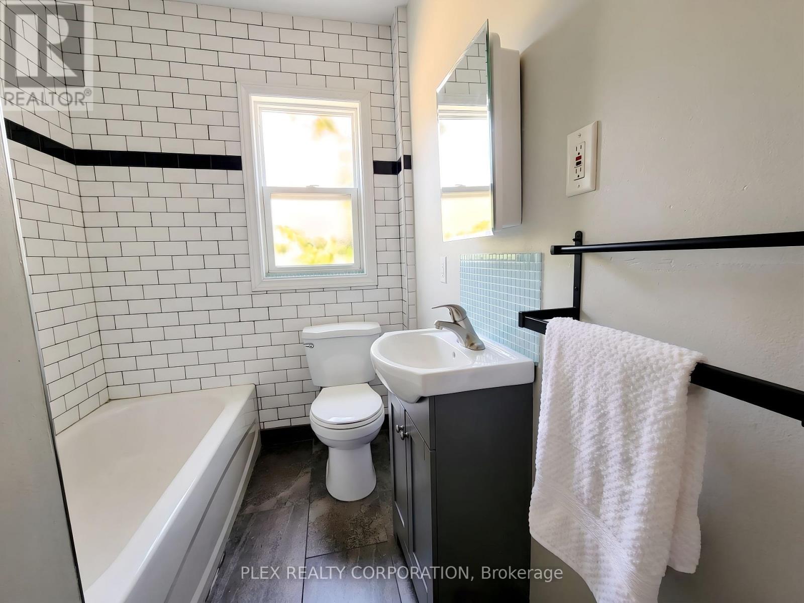 357 VICTORIA PARK AVENUE - 9