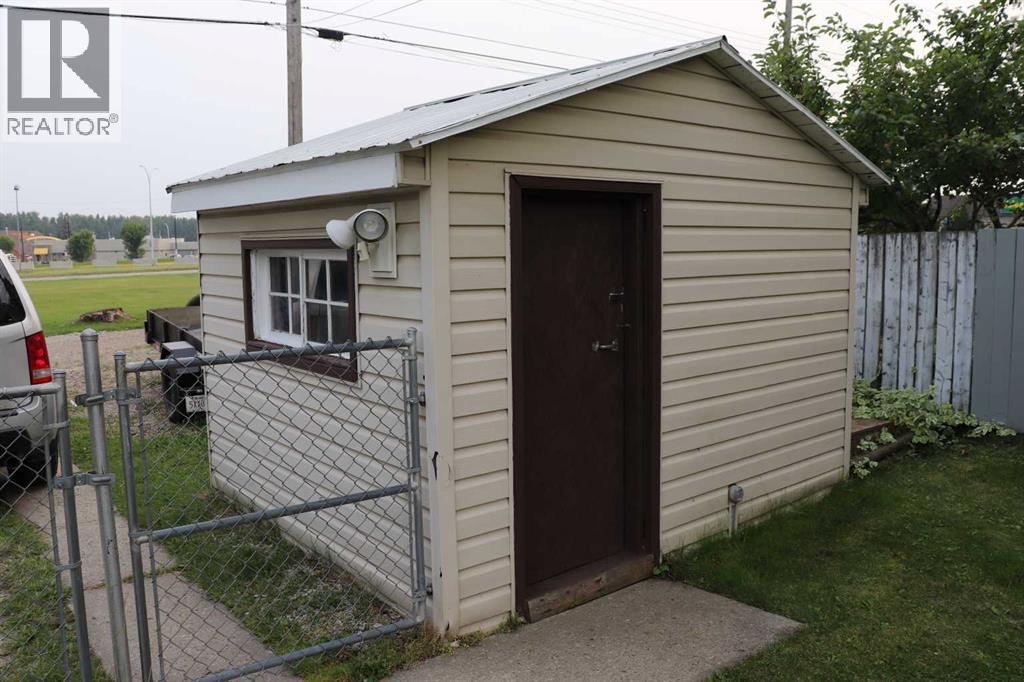 4227 5 Avenue - 3
