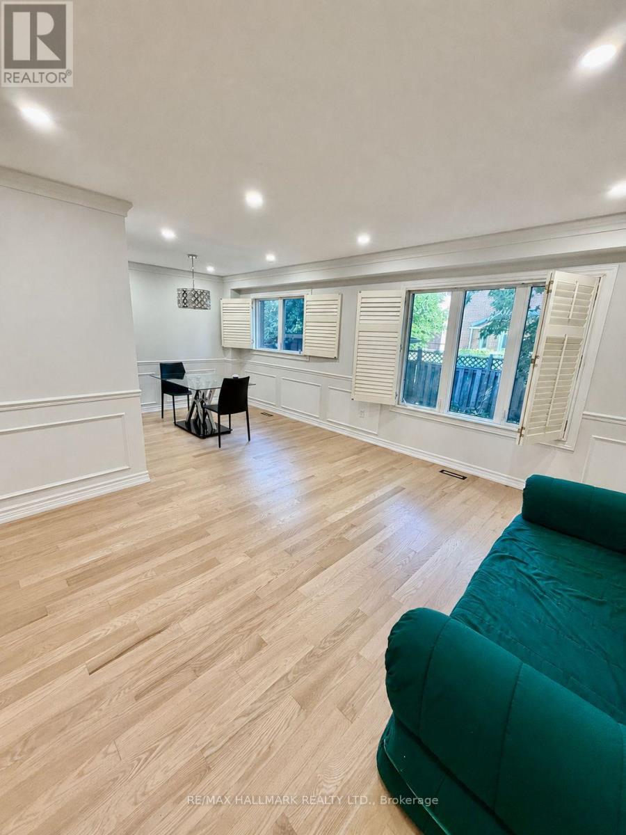 27 PUGSLEY AVENUE - 4