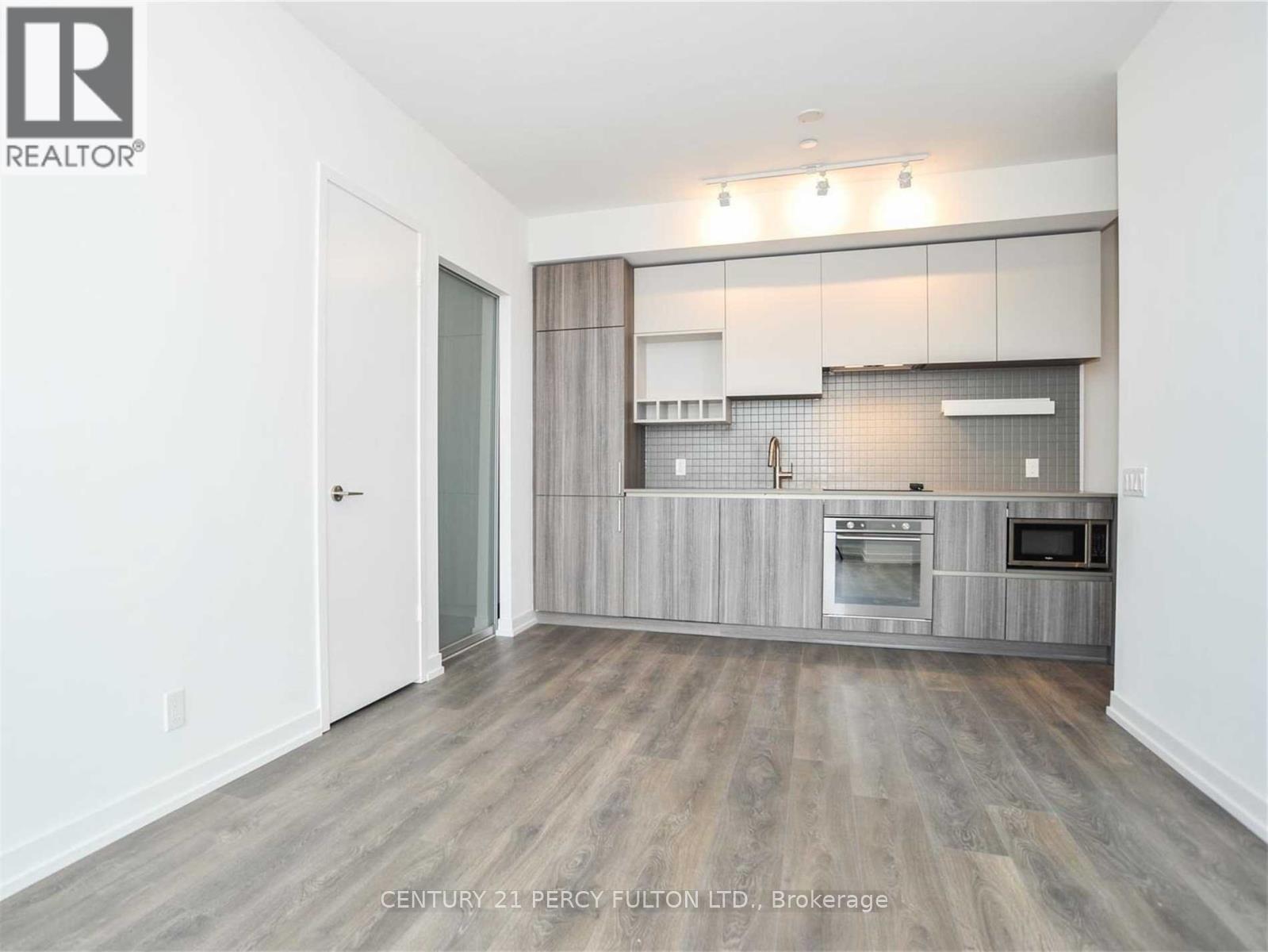 Photo of 898 Portage Parkway