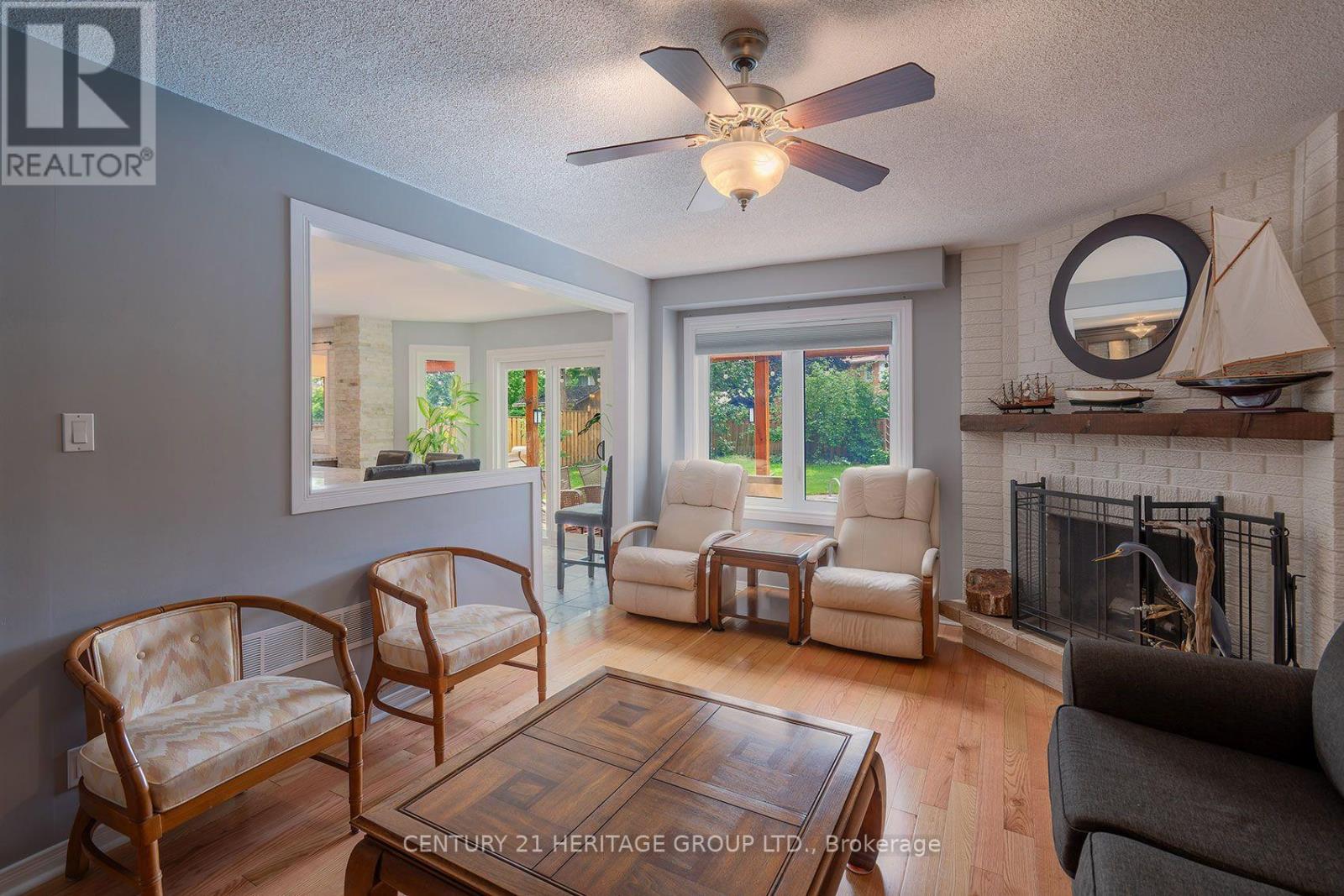 55 CHARTWELL CRESCENT - 11