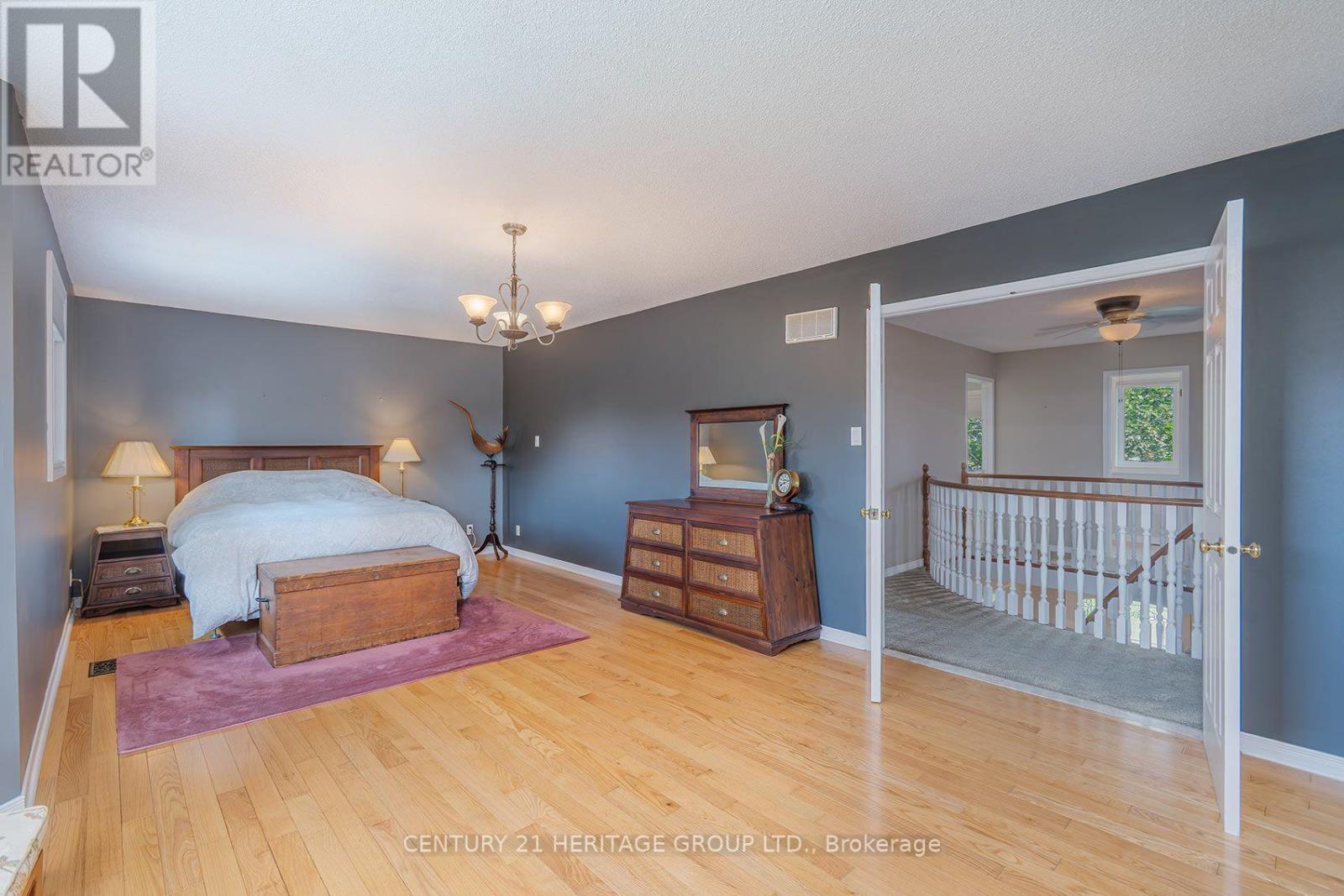 55 CHARTWELL CRESCENT - Image 19