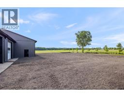 7026 Howard, Tecumseh, ON N0R1L0 Photo 6