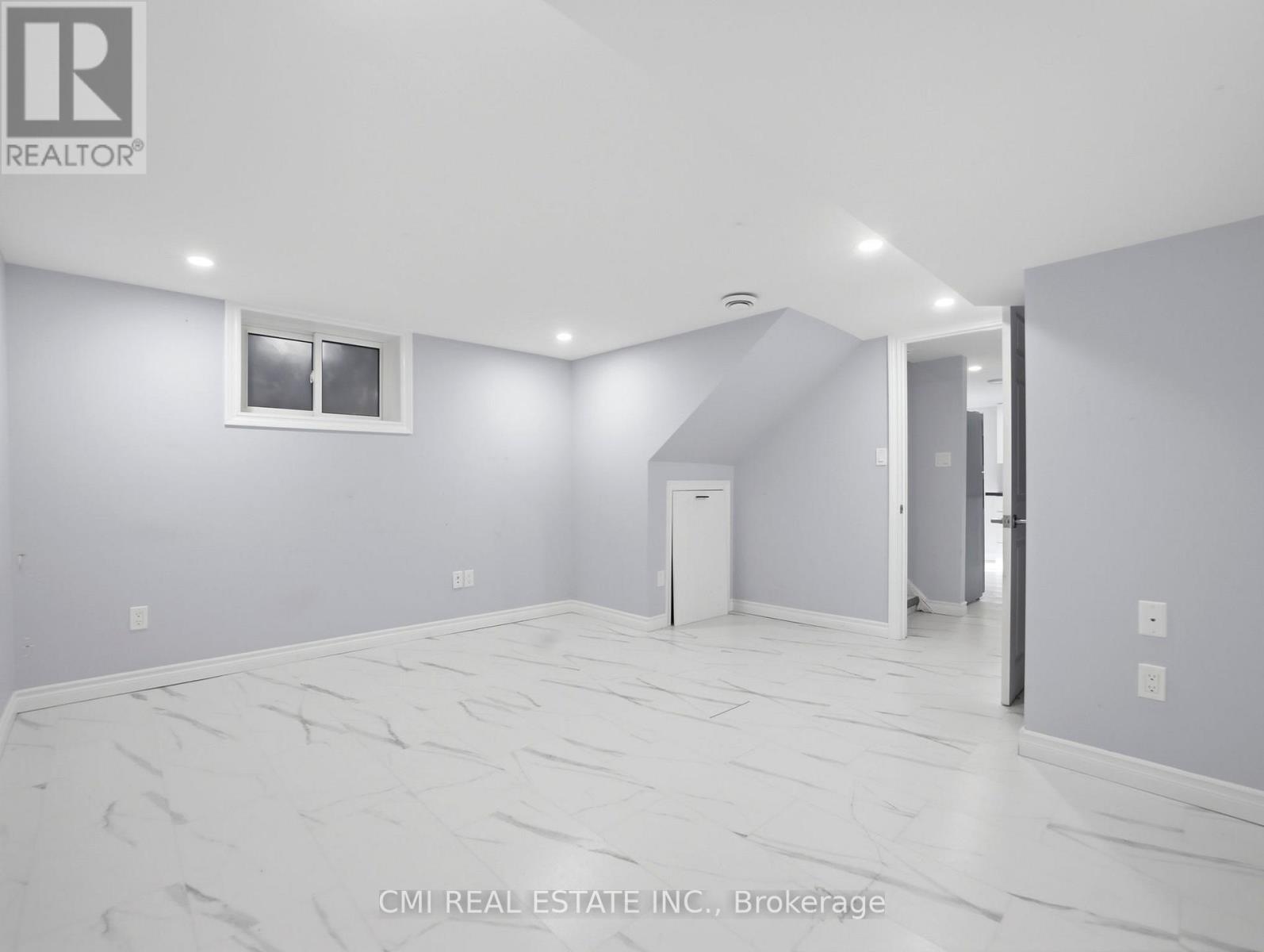 6476 MARANDA STREET - Image 37