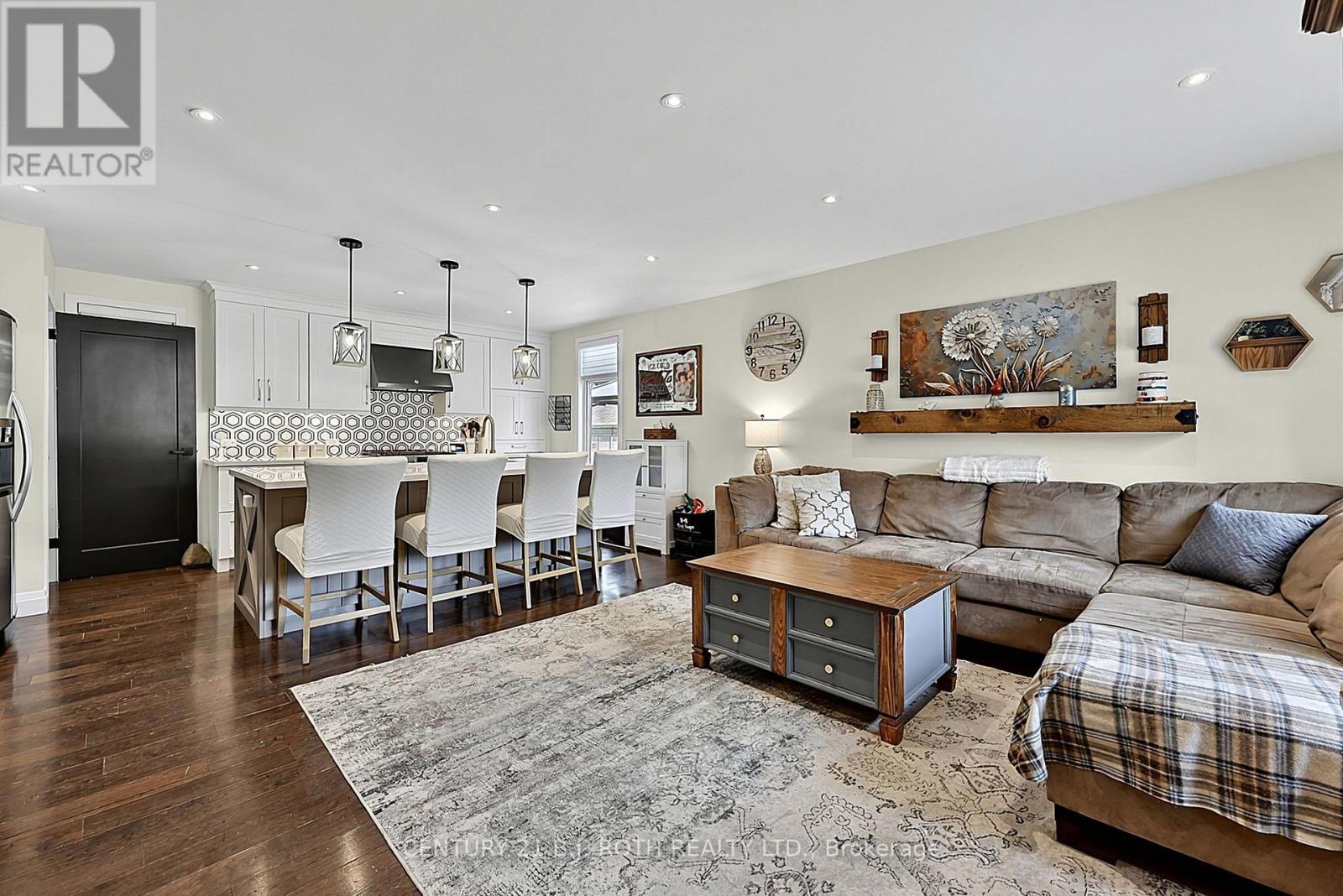 25 GLENGROVE AVENUE - 17