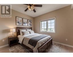 402 - 40 Ferndale Drive S, Barrie, ON L4N2L3 Photo 8