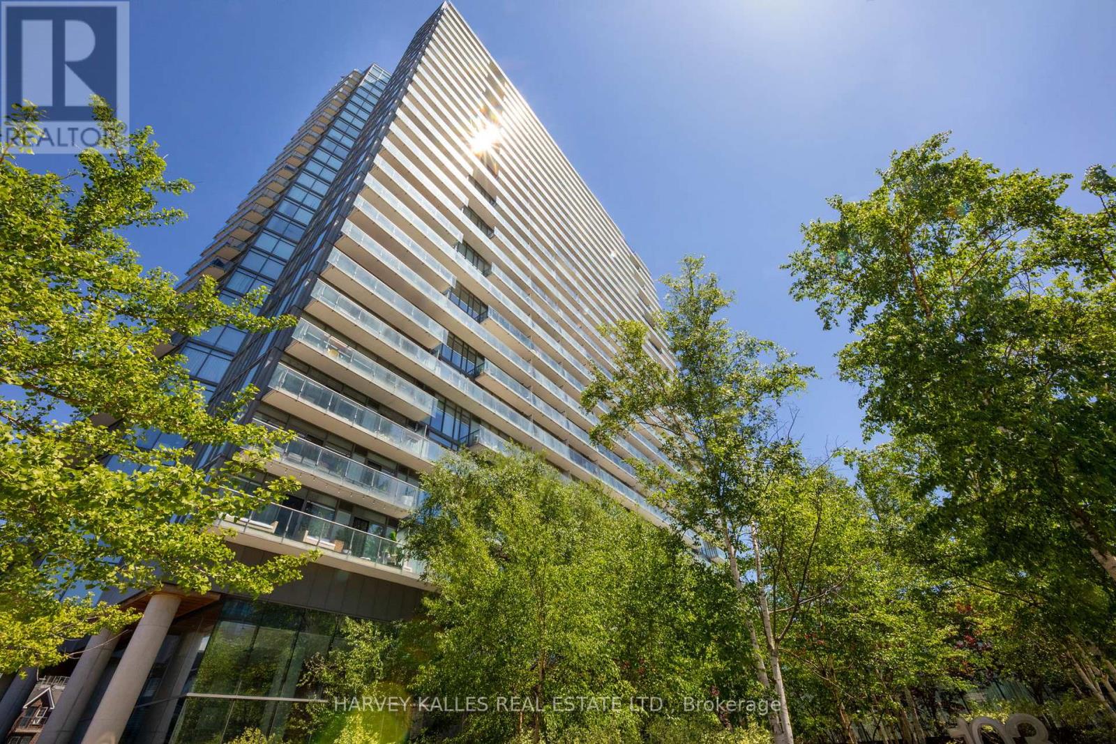 #701 103 THE QUEENSWAY - Image 23