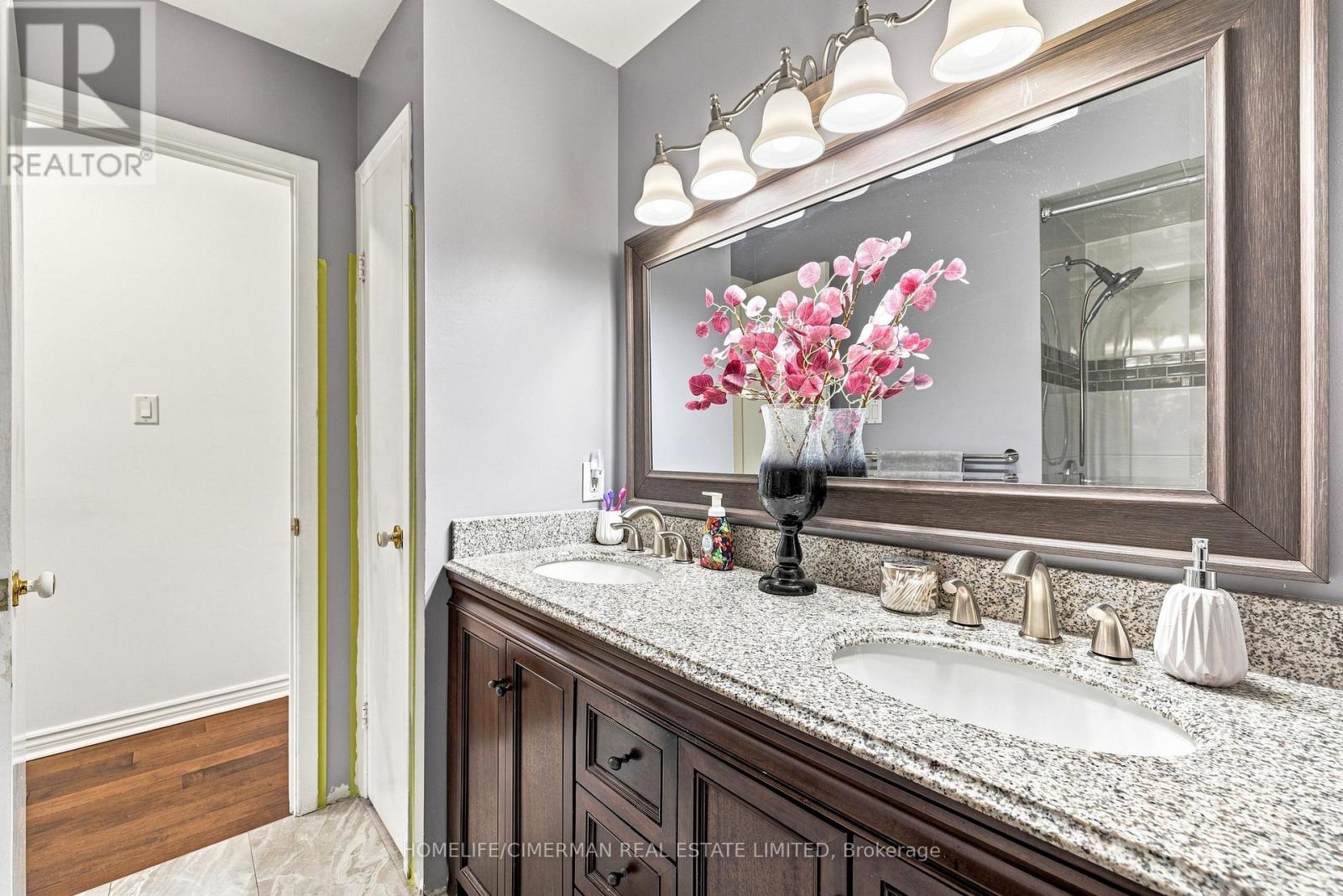 505 APPLEDORE CRESCENT - Image 21