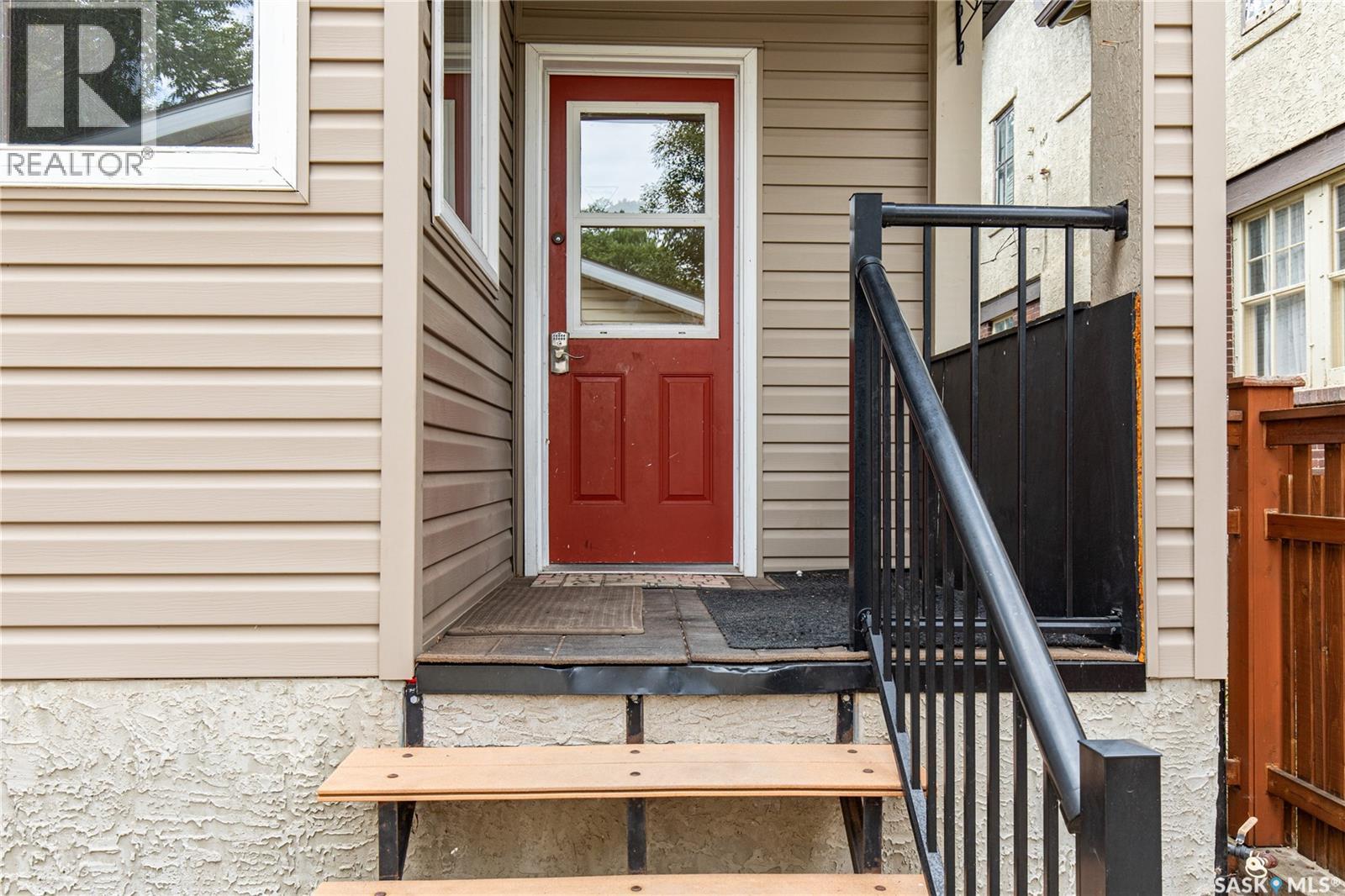 1037 Chestnut AVENUE - 62