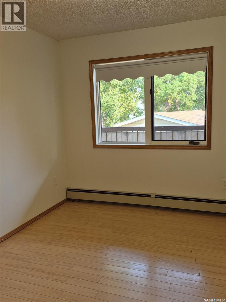 #102 3220 33rd STREET W - 9