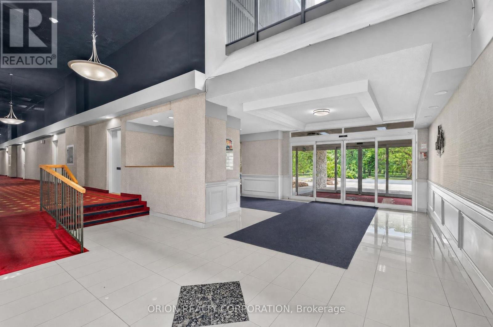 #309 362 THE EAST MALL - Image 3