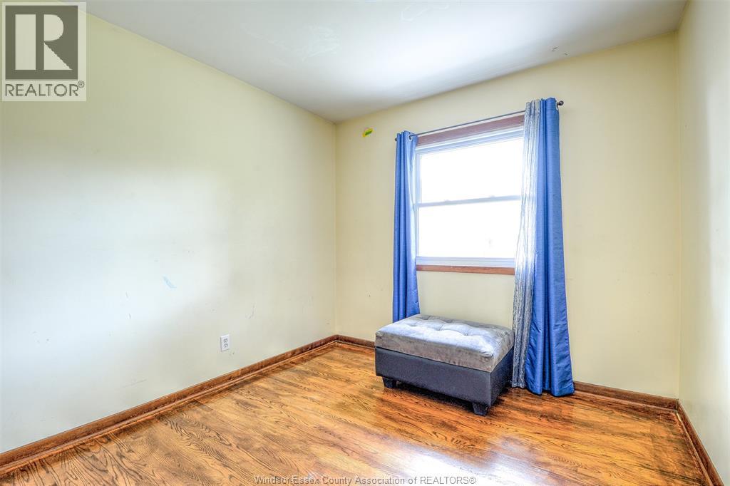 116 QUEENS AVENUE - 14