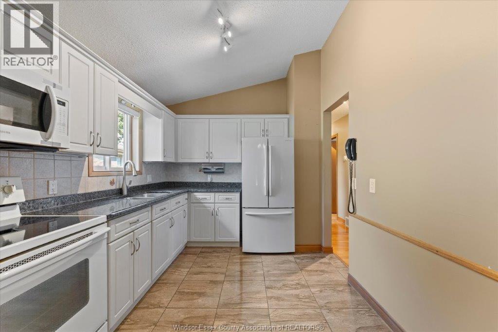 3948 BLISS ROAD - 11