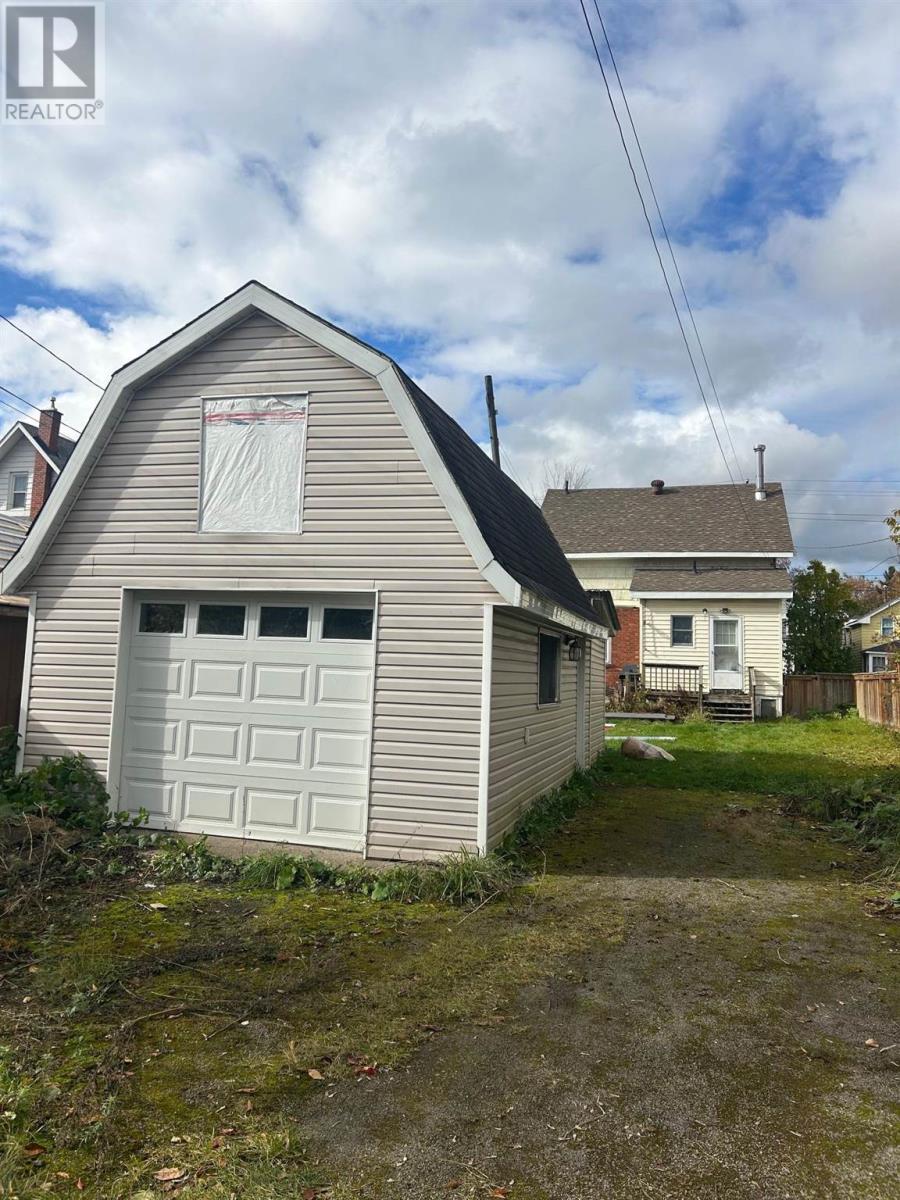 250 John ST - 3