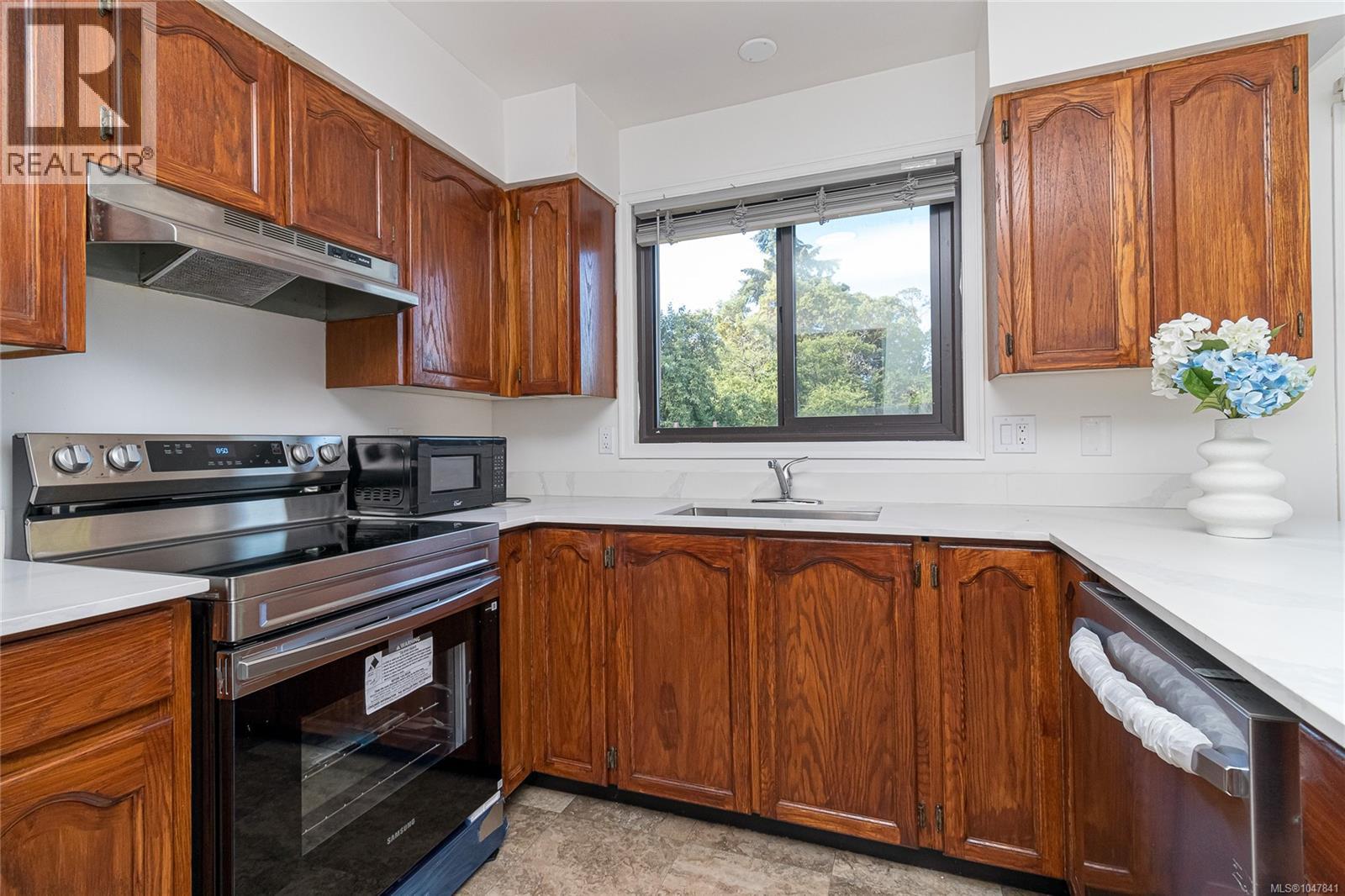 2827 Pickford Rd, Colwood