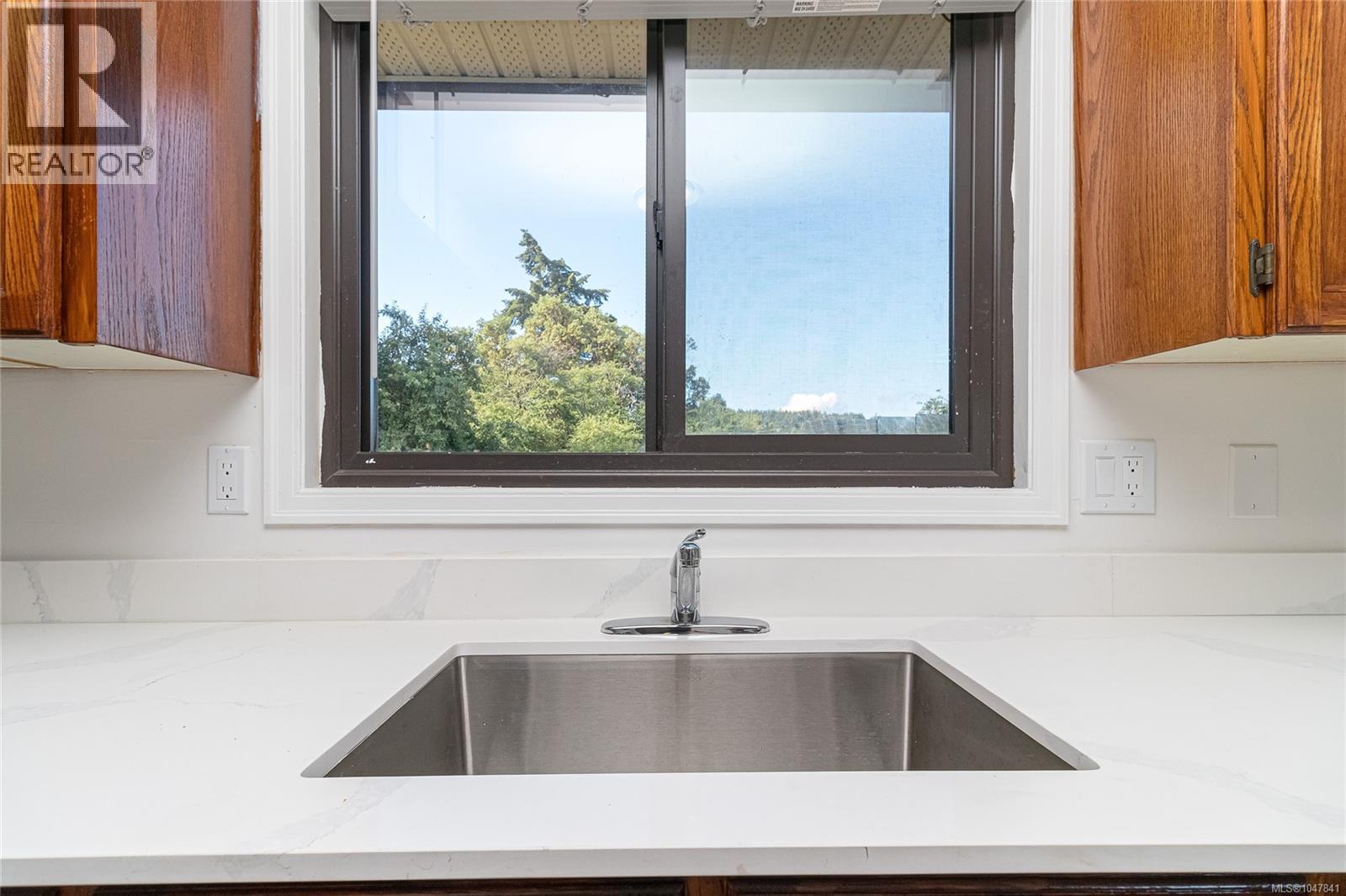 2827 Pickford Rd, Colwood