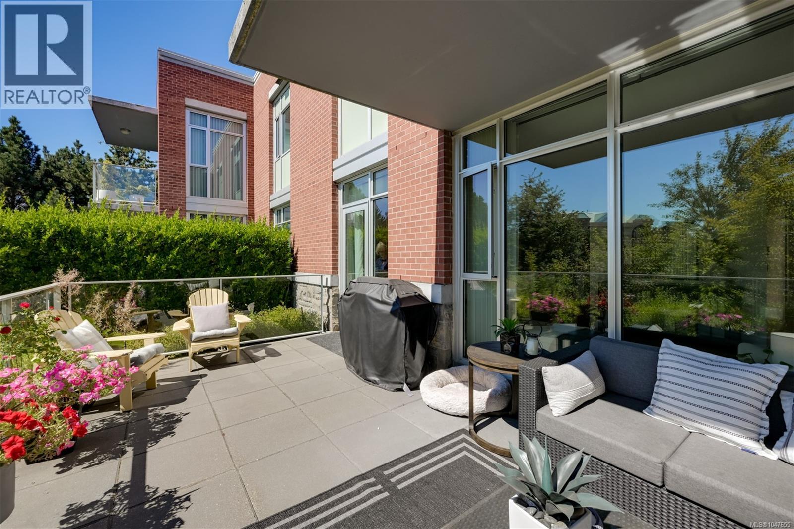 TH5 100 Saghalie Ave, Victoria