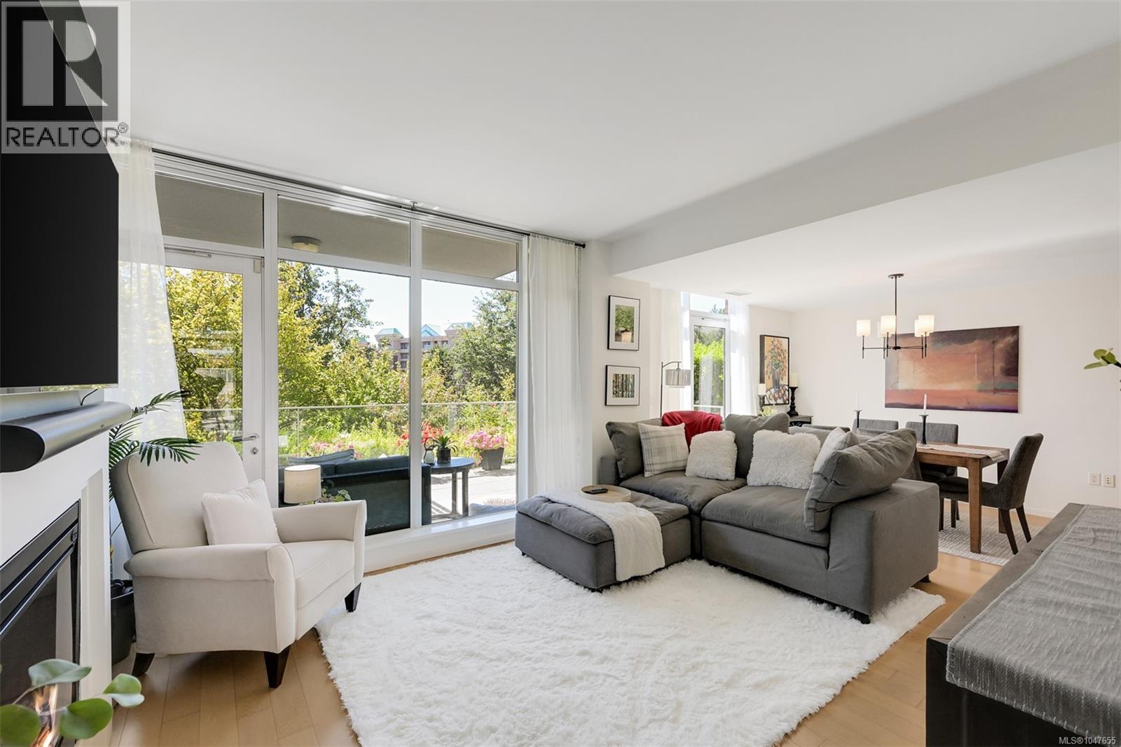 TH5 100 Saghalie Ave, Victoria