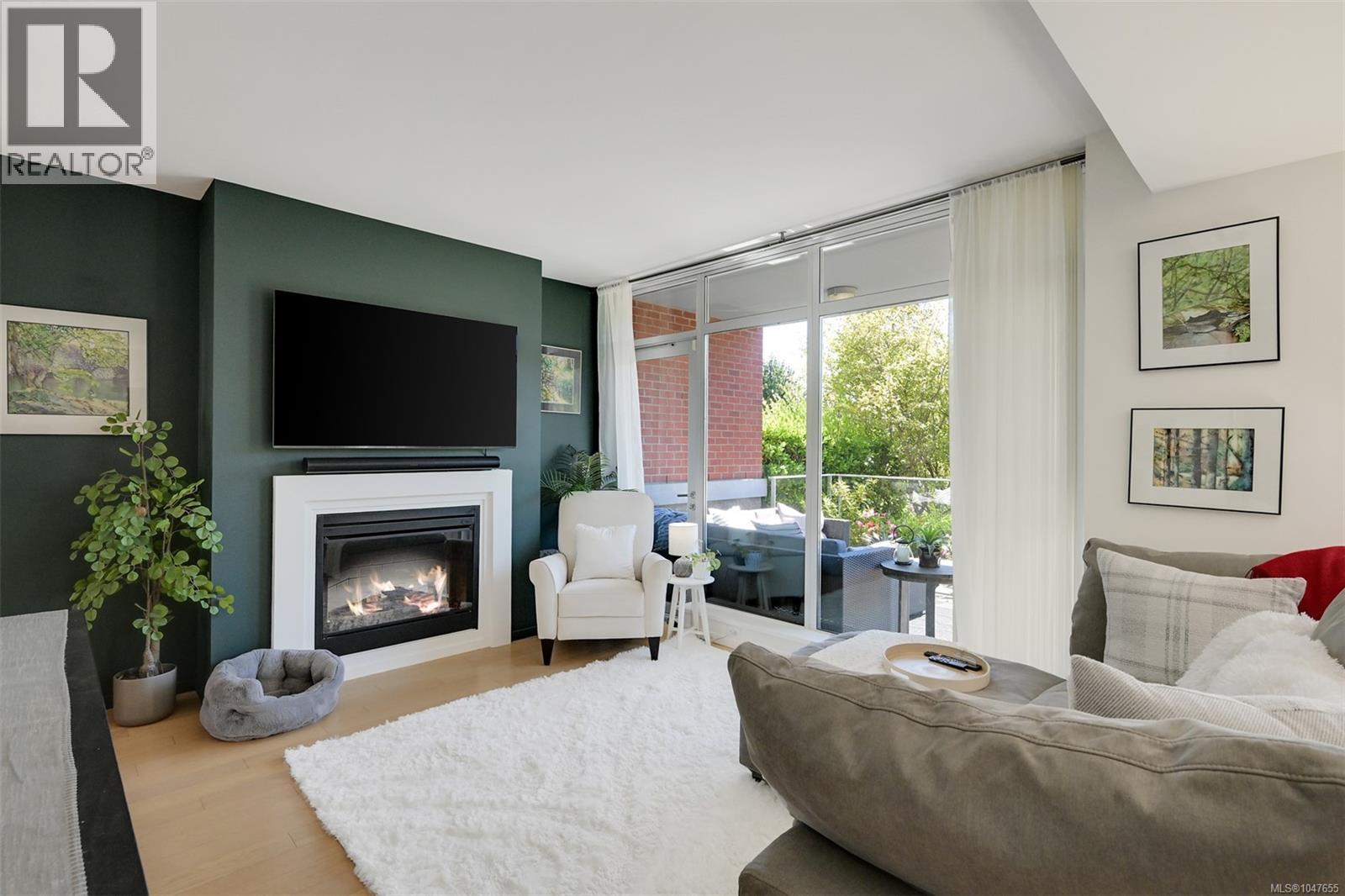 #TH5 100 Saghalie Ave - 6