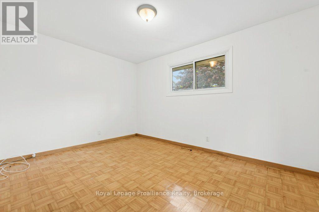 8 PANTER CIRCLE - Image 23