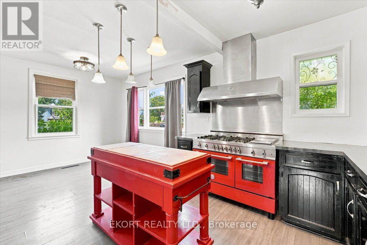 145 FRONT STREET N - 5