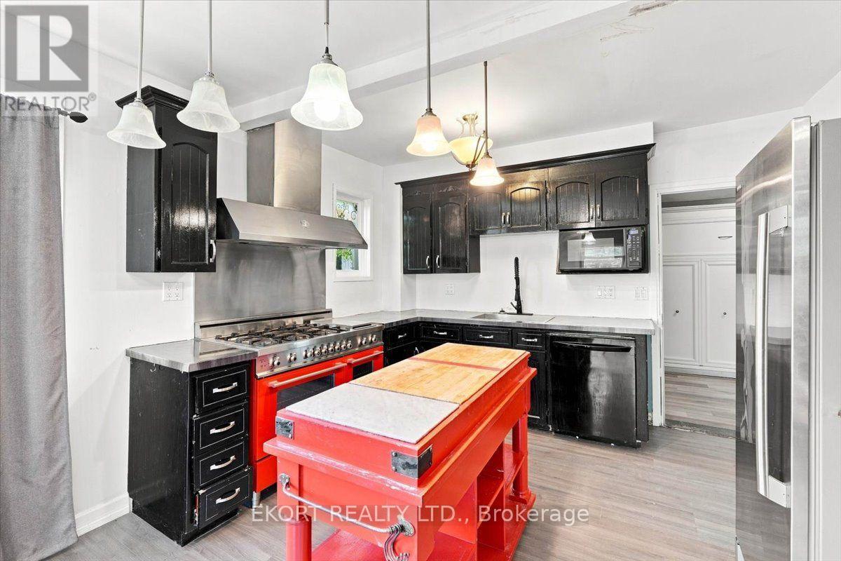 145 FRONT STREET N - Image 9