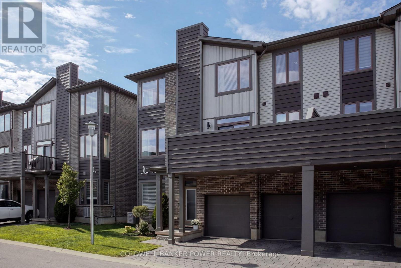 3 bedroom Single Family interior view, 23- 1960 Dalmagarry Road, London North (North E), Ontario