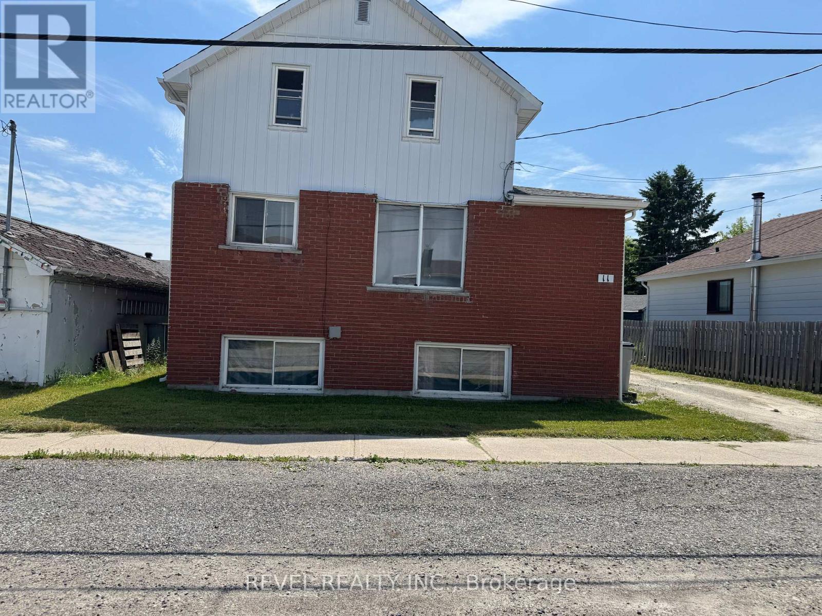 11 SHAMROCK AVENUE - 1