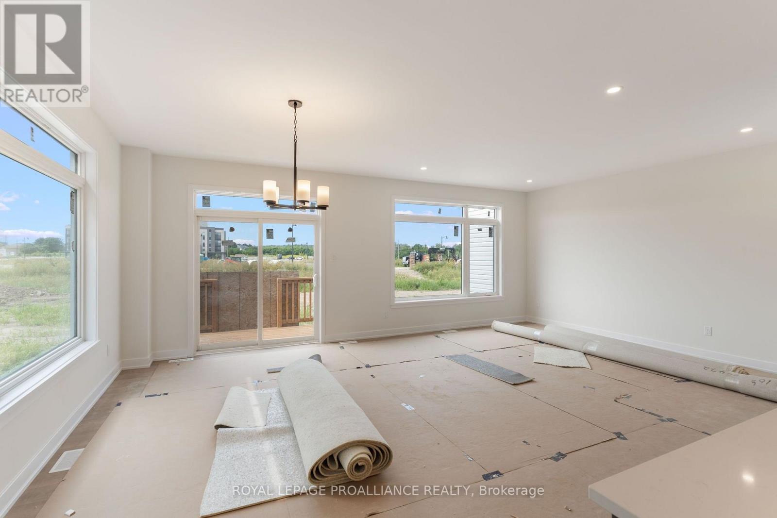1024 MOORE STREET - 16