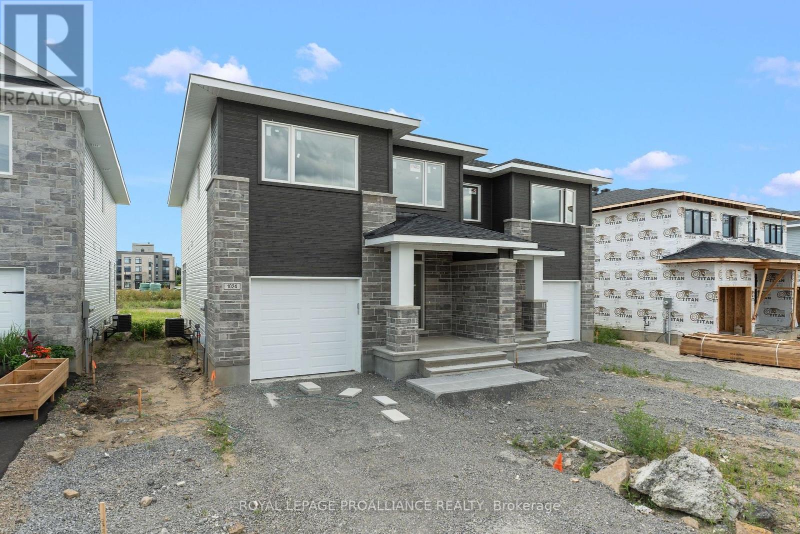 1024 MOORE STREET - 3
