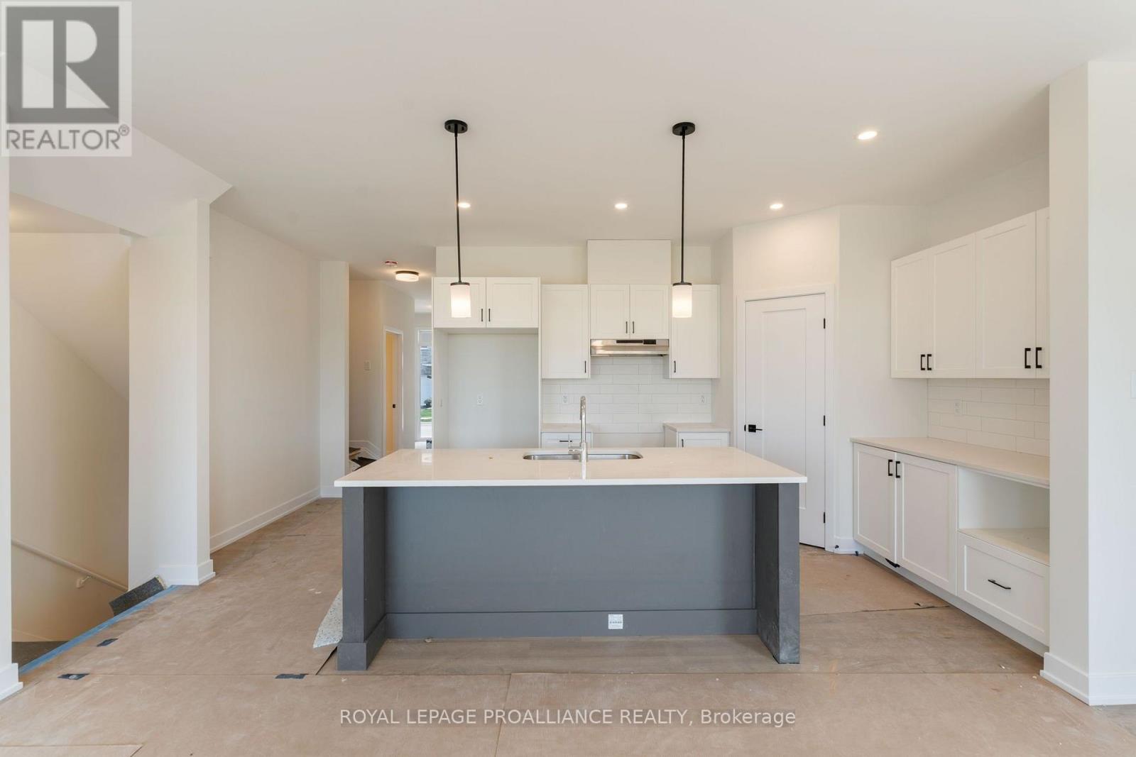 1024 MOORE STREET - 8