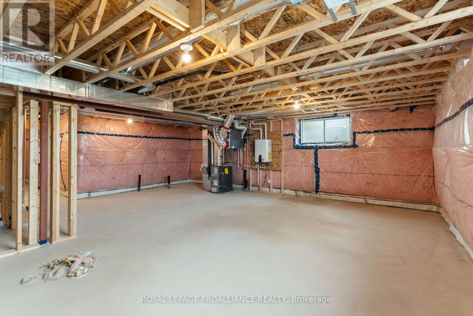 1024 MOORE STREET - 39