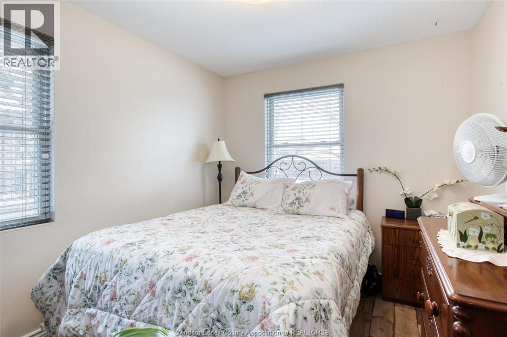 1067 ST. LOUIS - 8