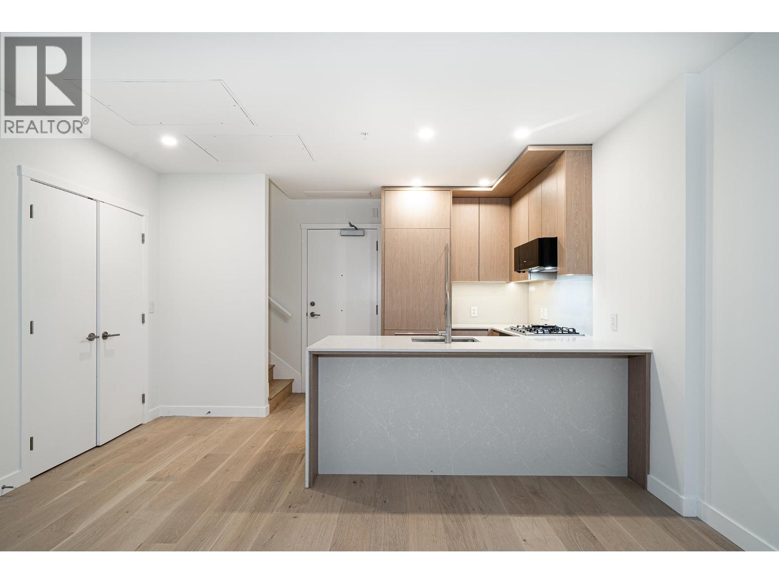 107 5212 CAMBIE STREET, Vancouver