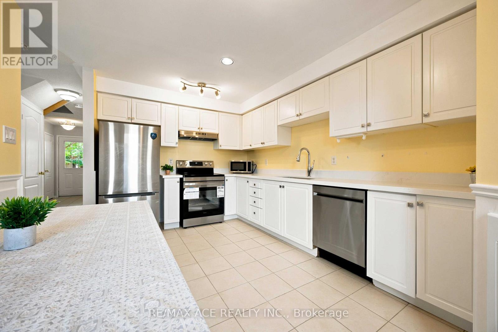 16 WHITE'S HILL AVENUE - Image 11