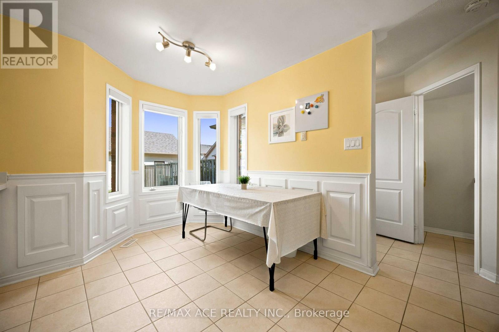 16 WHITE'S HILL AVENUE - Image 13