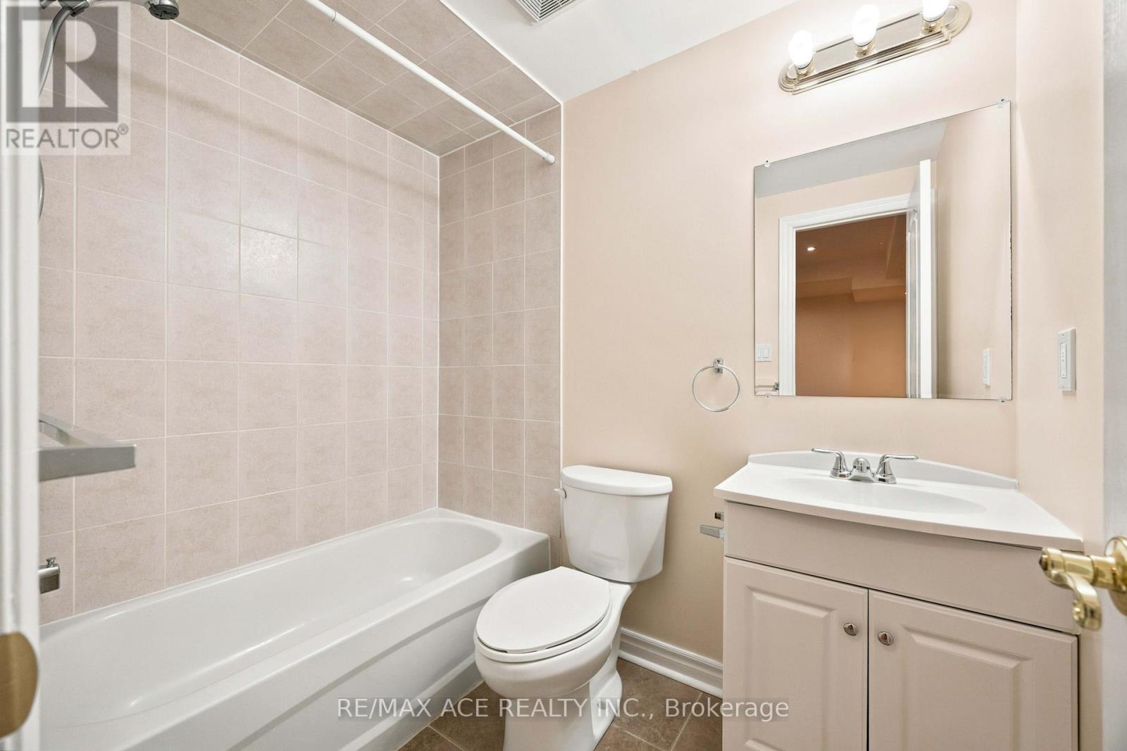 16 WHITE'S HILL AVENUE - Image 24