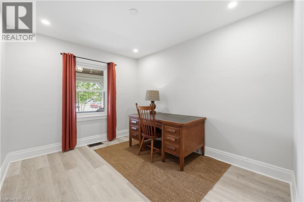 218 LAKE Street - Image 18