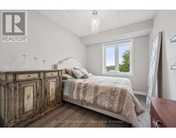 Living room - 102 - 104 Summit Ridge Drive, Guelph, ON N1E0R5 Photo 8