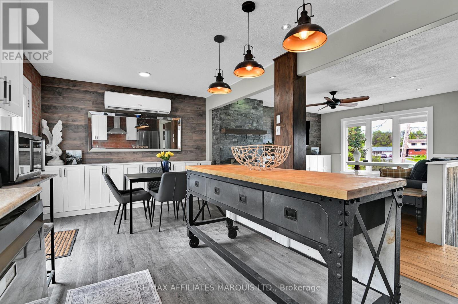 422 HILBERT AVENUE - 13