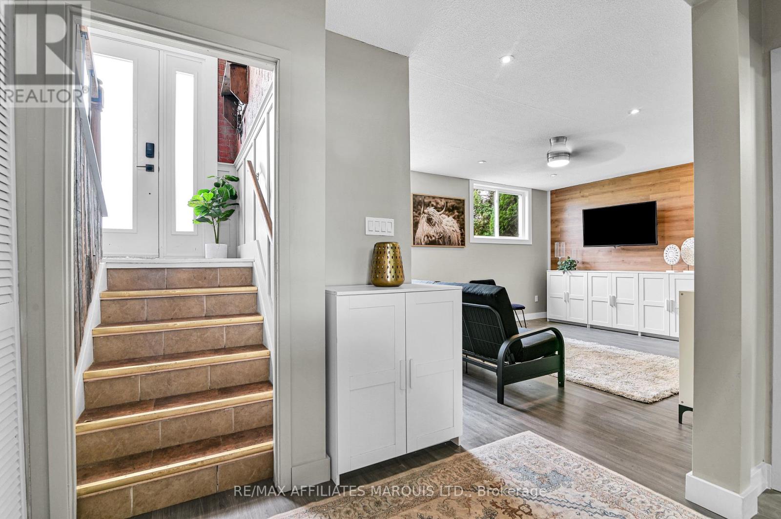 422 HILBERT AVENUE - Image 24